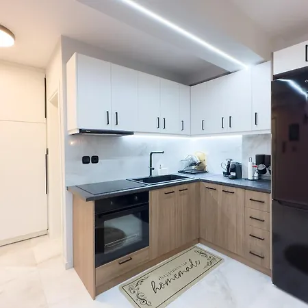 Stylish & Elegant Apt In Pagrati-3